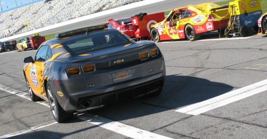  Chevrolet Camaro Daytona 500 Pace Car 2009 года  (фото 16 из 18)